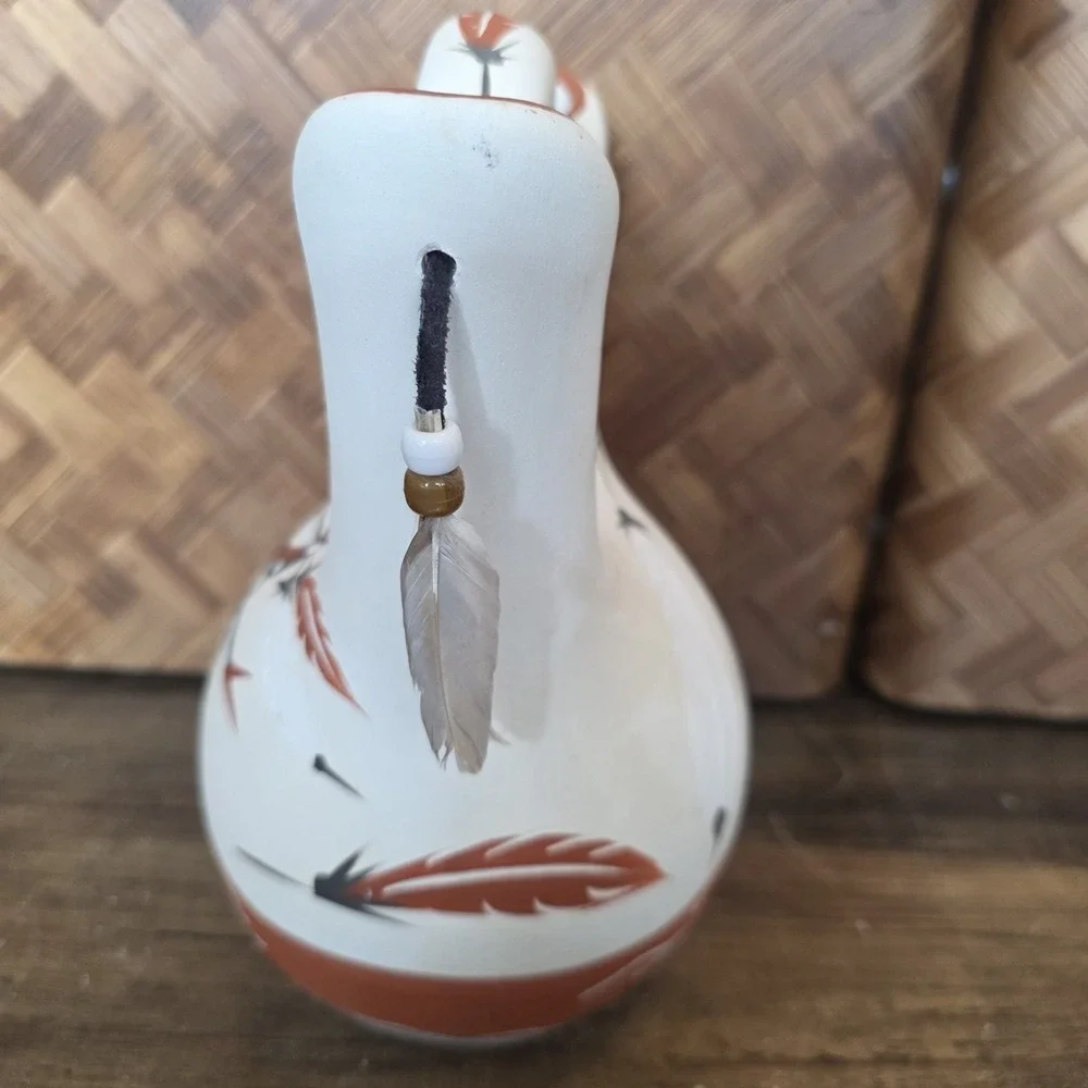 Native American Indian Pottery Feather Arrow Wedding Vase 7.5
